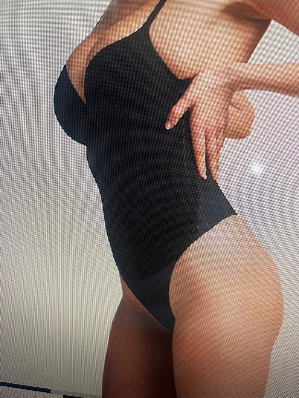 Skims ultimate body thong bodysuit - Picture 2 of 5